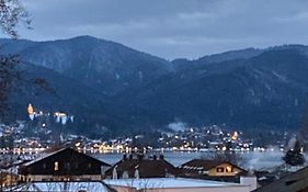 Zentral Am See In Tegernsee